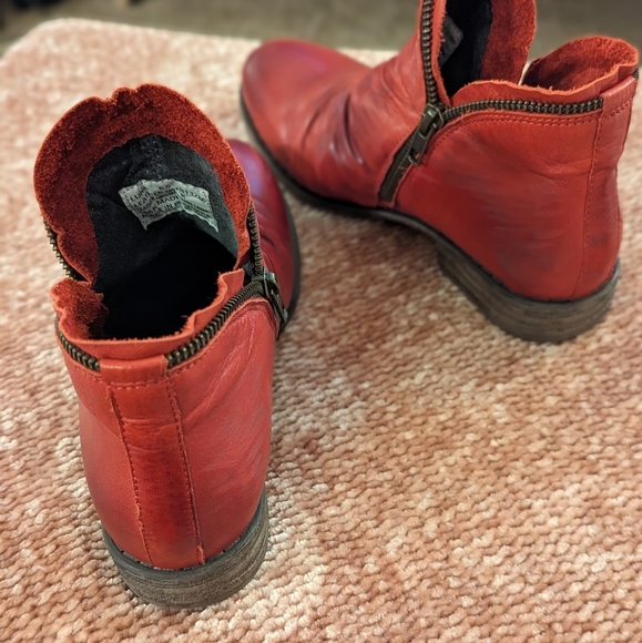 Miz Mooz New York City "Luna" Ankle Boot - Barely used - Size 6.5 US - Picture 3 of 7